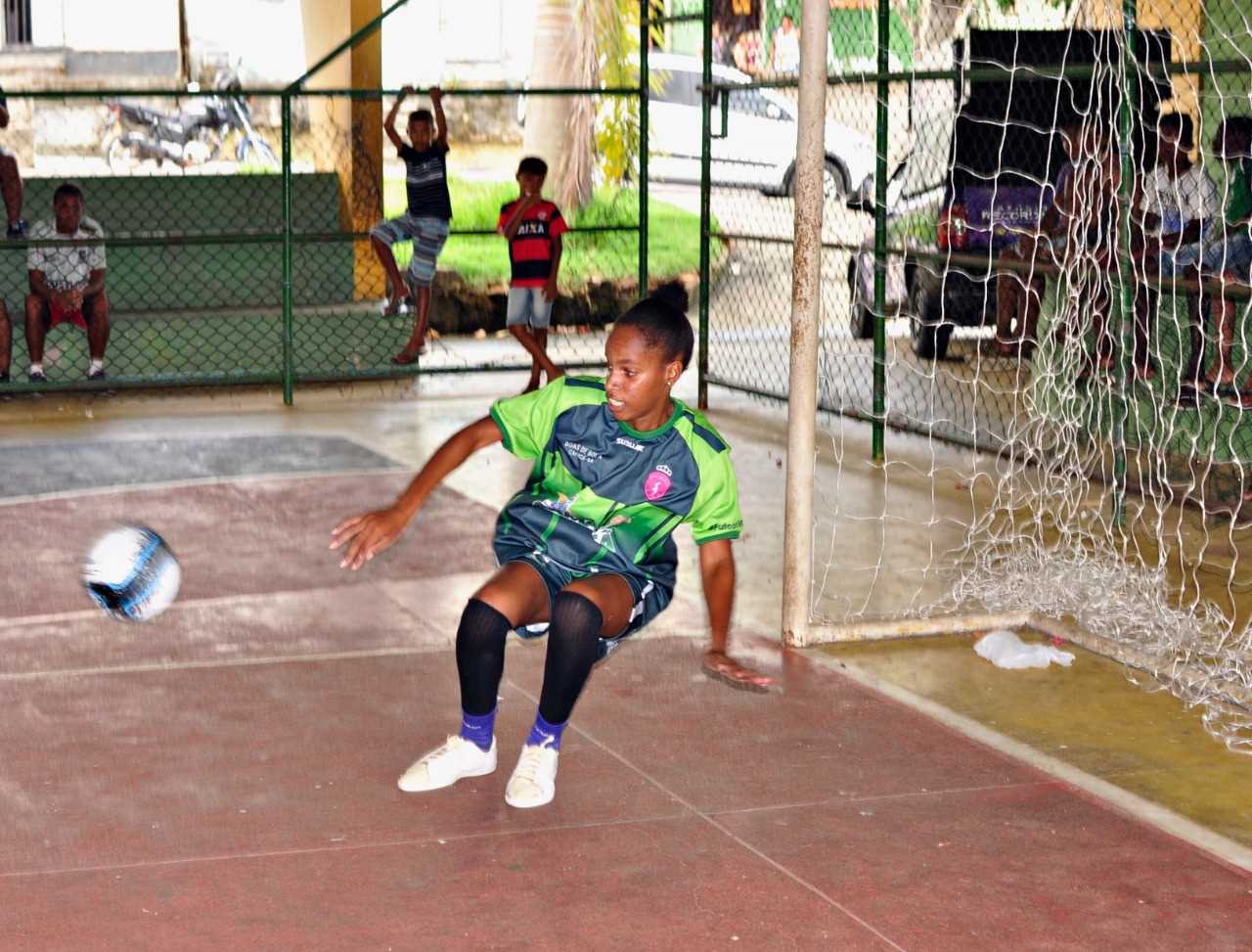 Camacã: Em homenagem ao dia da Mulher, Secretaria de Esportes lançou o Projeto Boas de Bola